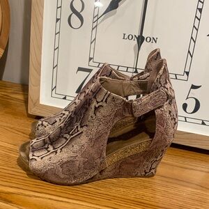 Boutique Corkys Snakeskin Wedge Sandals